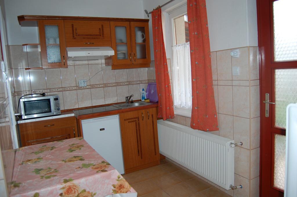 Zach Klara Utcai Apartman Visegrad Exterior photo