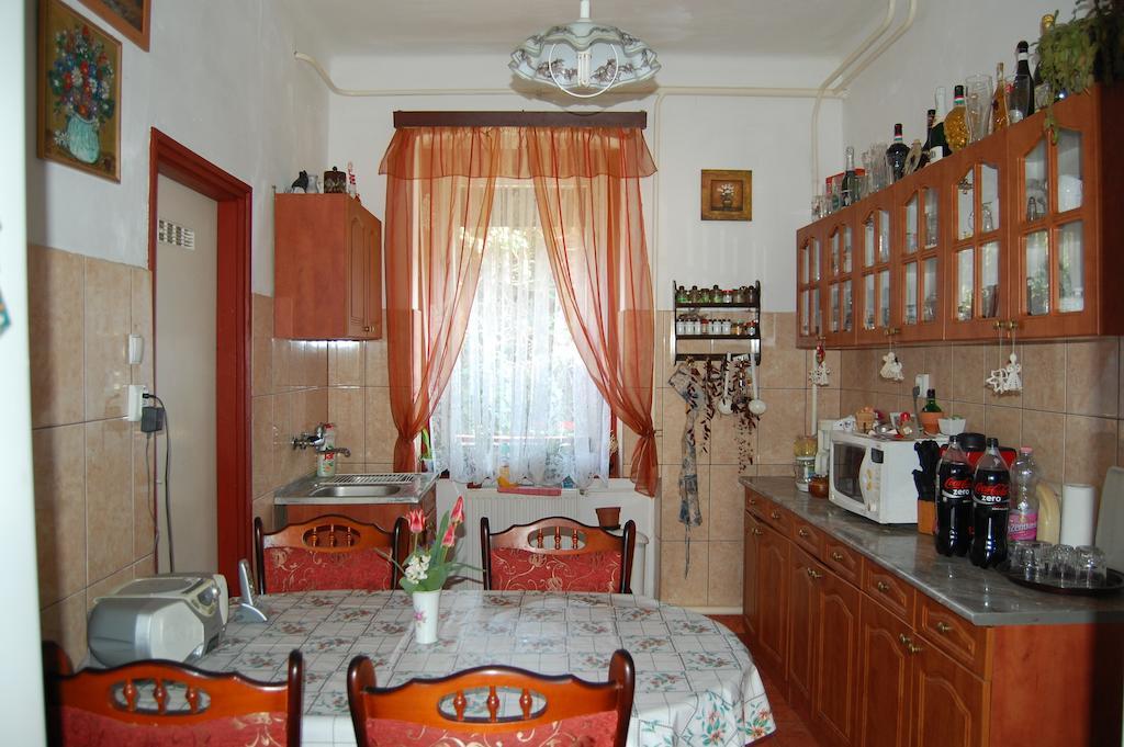 Zach Klara Utcai Apartman Visegrad Room photo