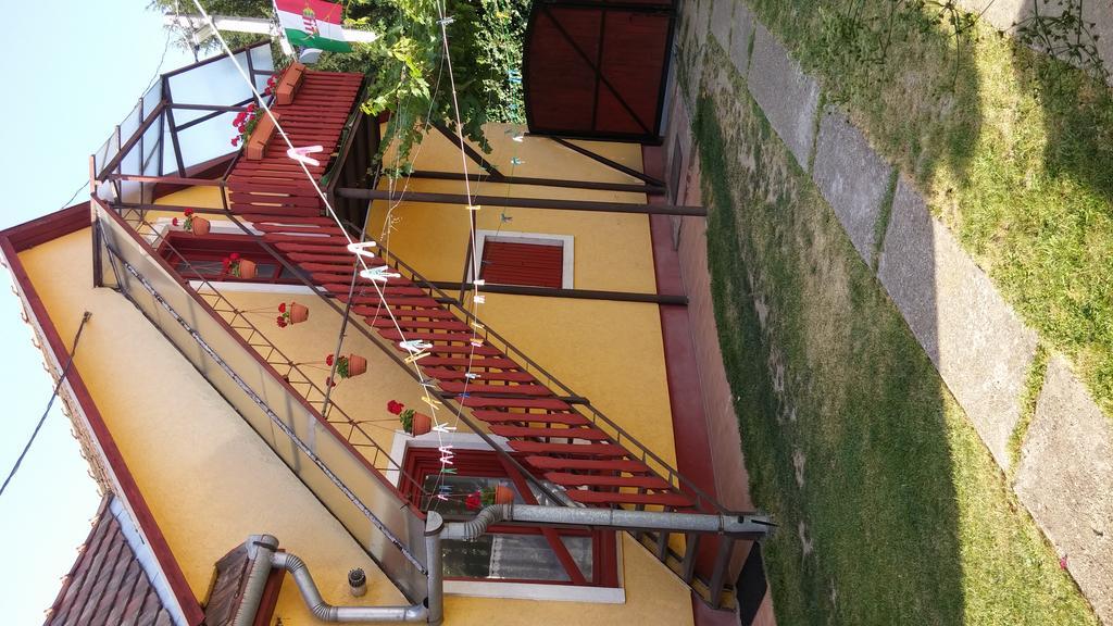 Zach Klara Utcai Apartman Visegrad Exterior photo